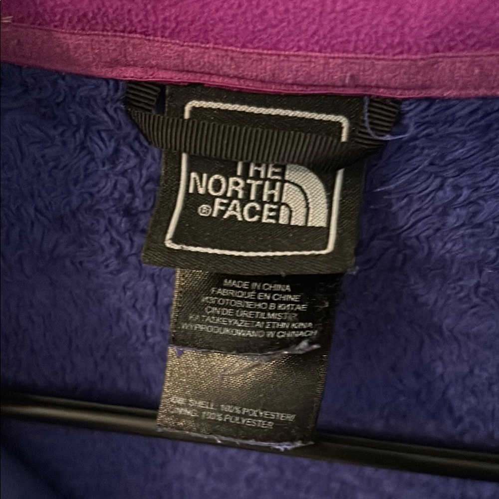 Women’s north face purple Sherpa jacket in size small - Picture 3 of 8
